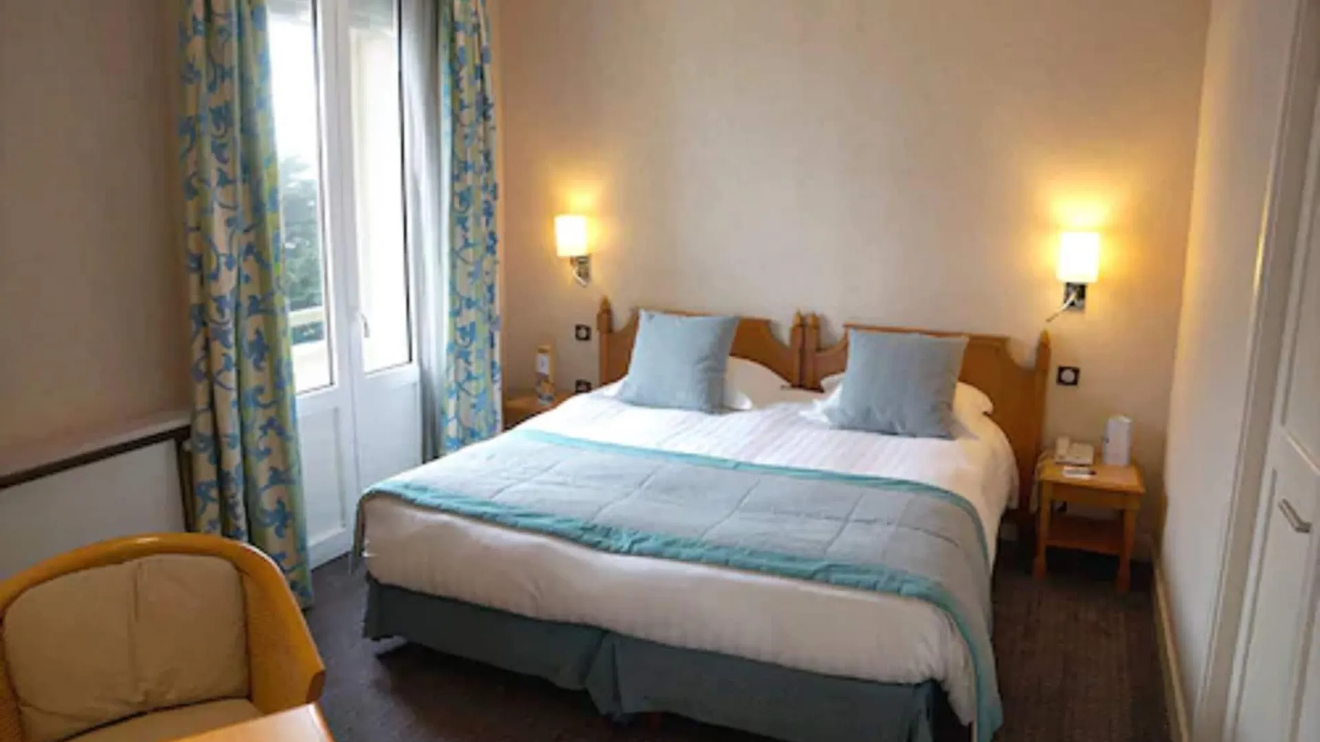 *****  Grand Hotel Des Thermes Saint-Malo France