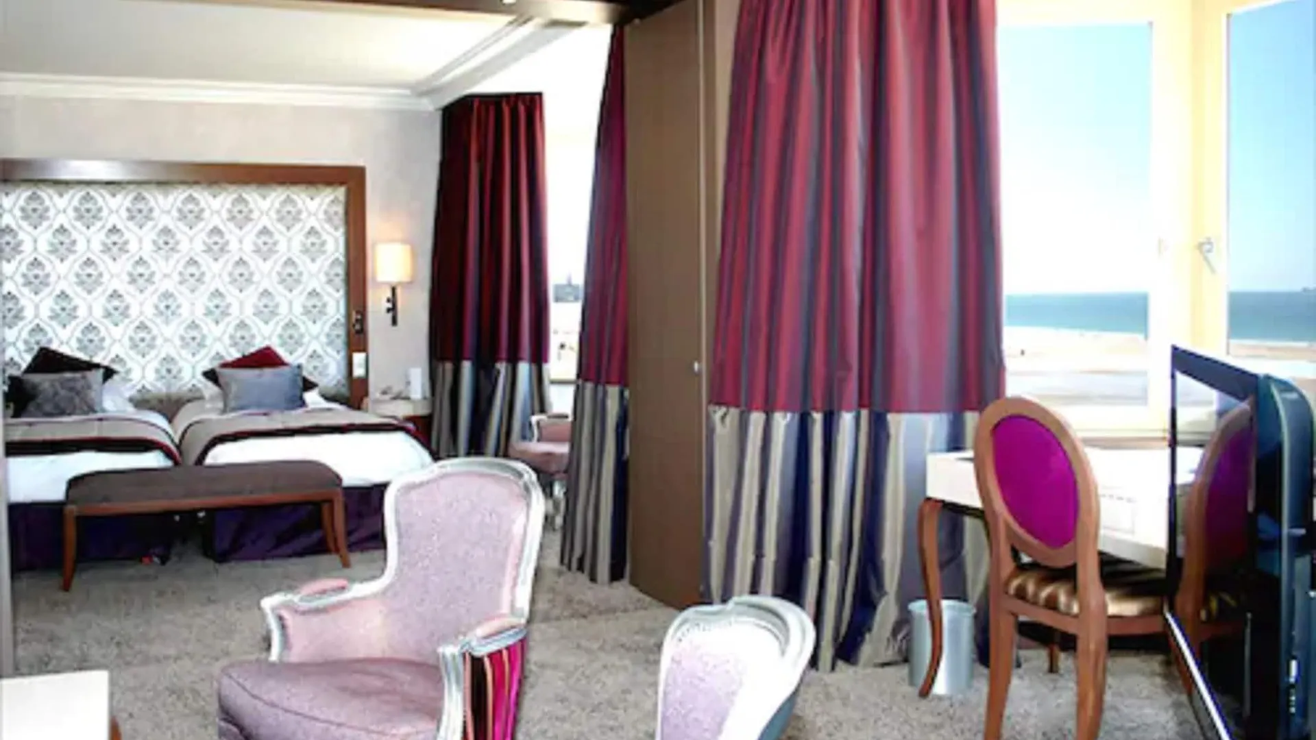 Grand Hotel Des Thermes Saint-Malo 5*,