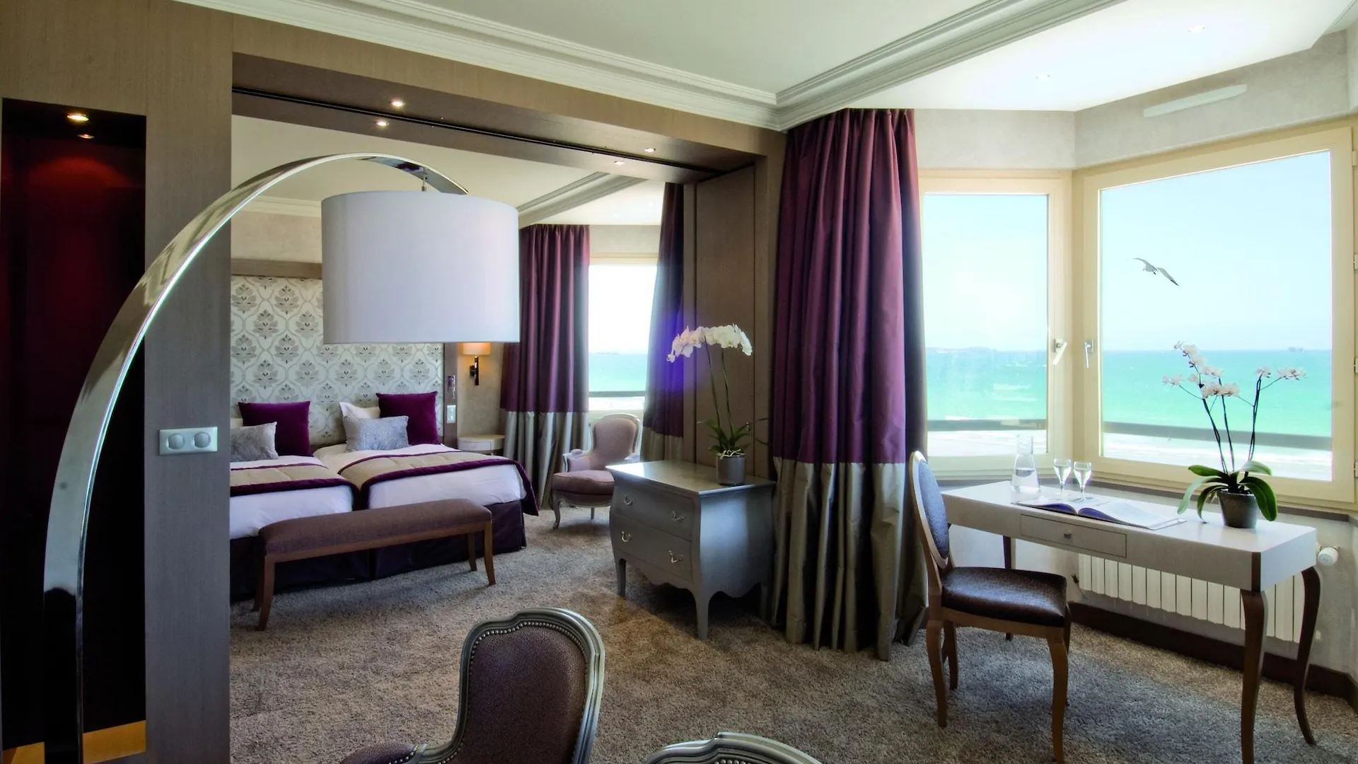 *****  Grand Hotel Des Thermes Saint-Malo France