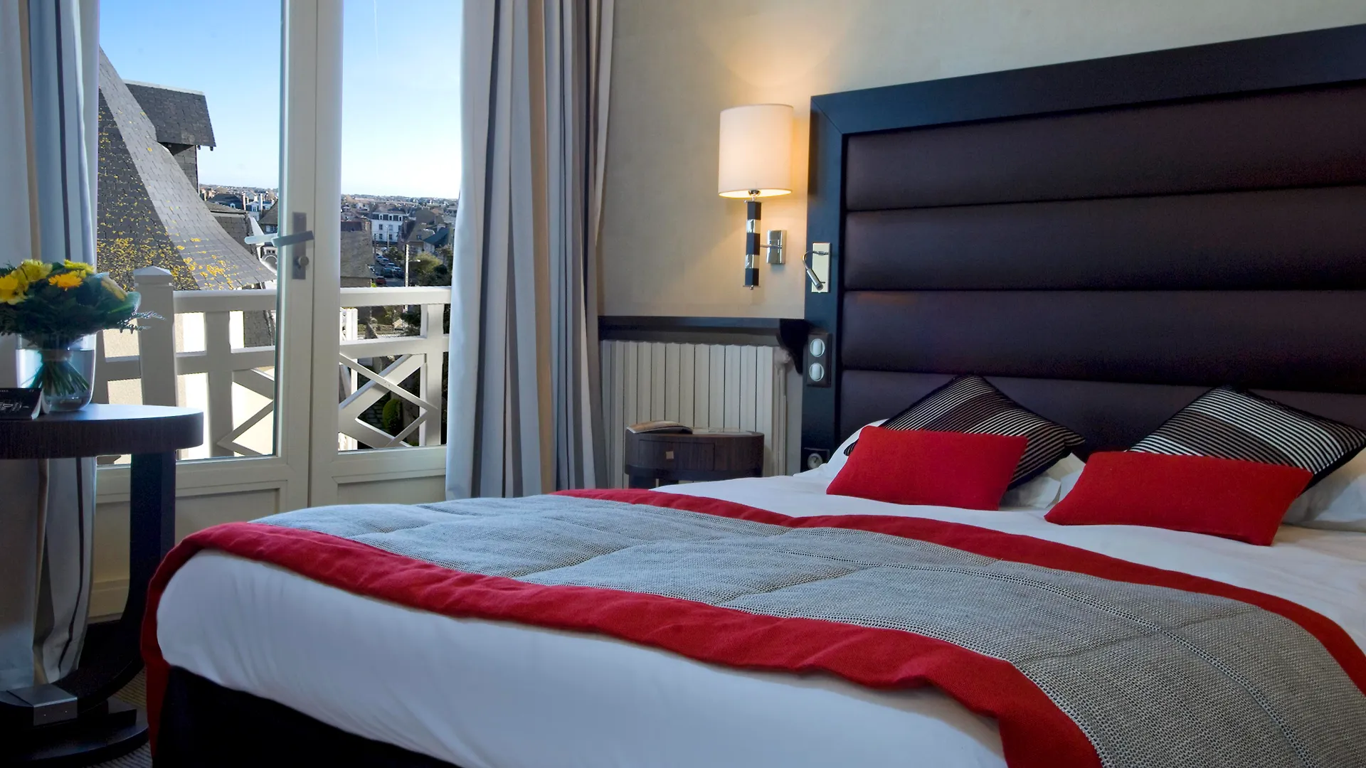 Grand Hotel Des Thermes Saint-Malo 5*,