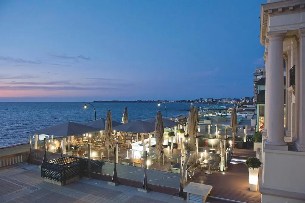 *****  Grand Hotel Des Thermes Saint-Malo Francia