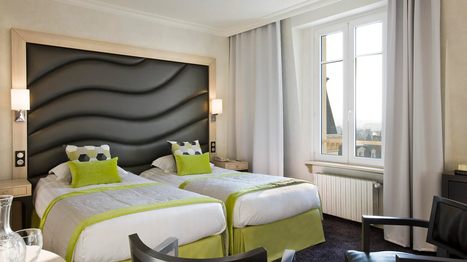 *****  Grand Hotel Des Thermes Saint-Malo France