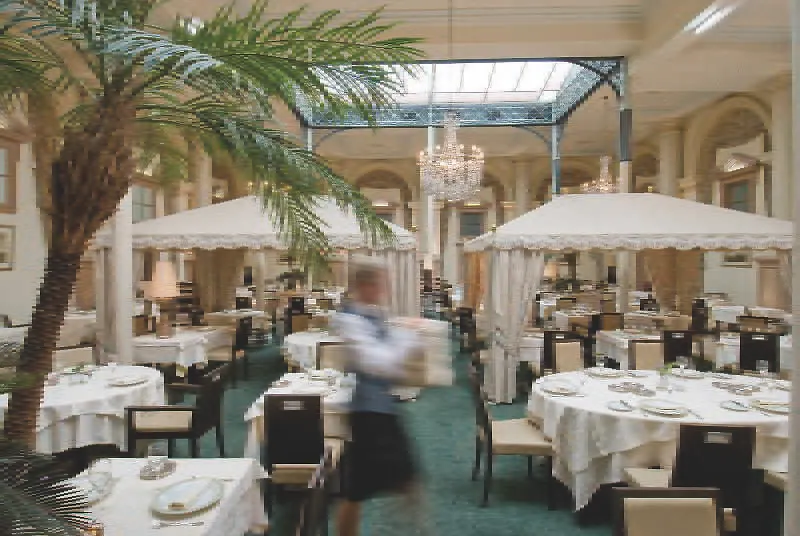 Grand Hotel Des Thermes Saint-Malo 5*,